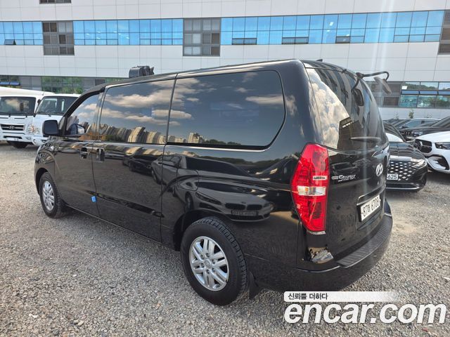 Hyundai Starex 2017 — photo 2