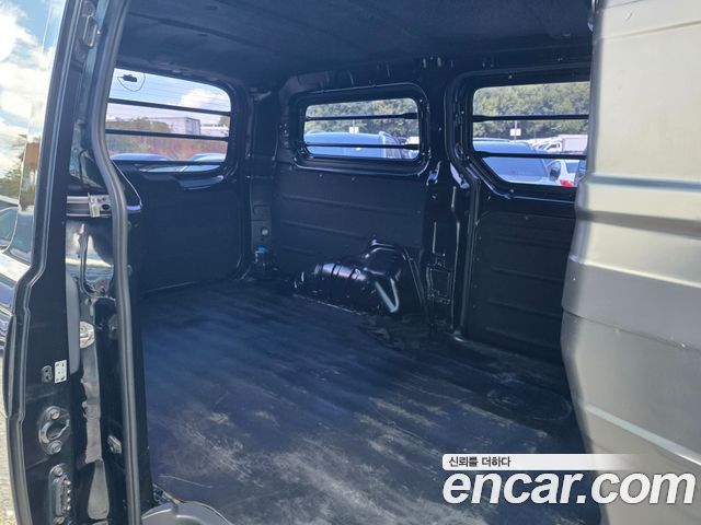 Hyundai Starex 2017 — photo 17