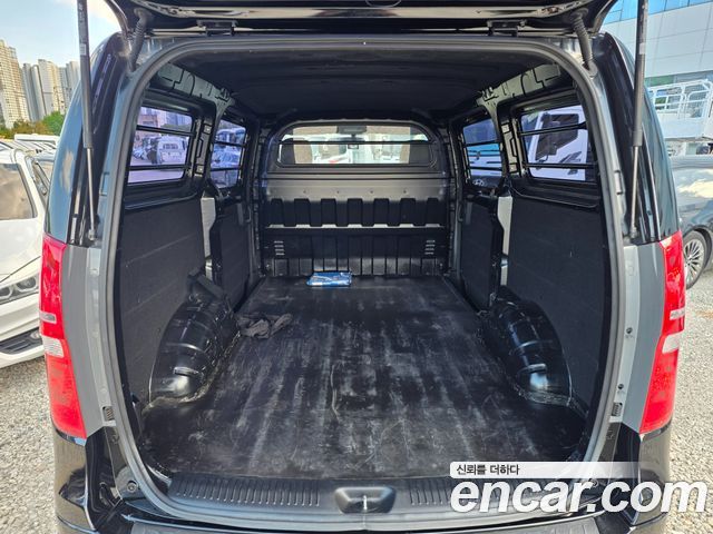 Hyundai Starex 2017 — photo 19