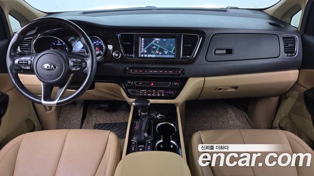Kia Canival 2019 — photo 10