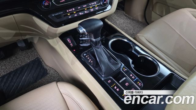 Kia Canival 2019 — photo 12