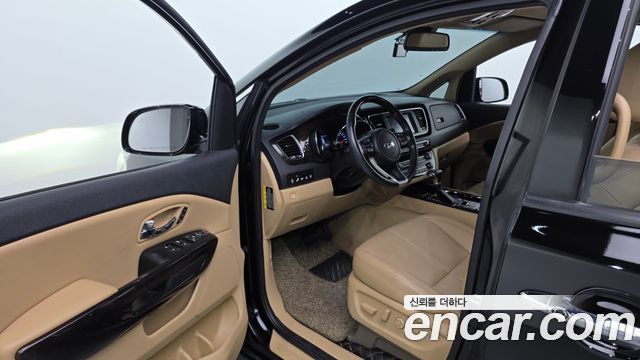 Kia Canival 2019 — photo 13