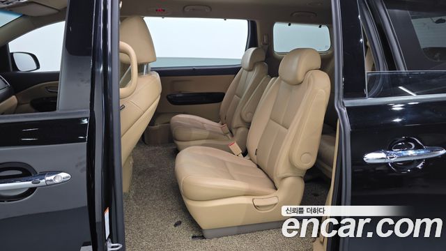 Kia Canival 2019 — photo 17