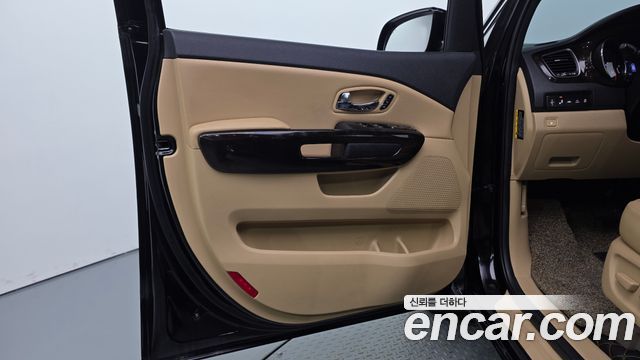 Kia Canival 2019 — photo 14