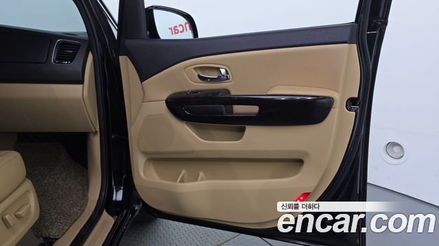 Kia Canival 2019 — photo 15