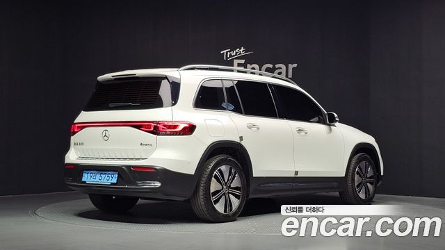 Mercedes-Benz EQB 2024 — photo 2