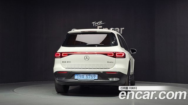 Mercedes-Benz EQB 2024 — photo 4