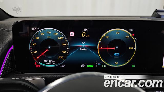 Mercedes-Benz EQB 2024 — photo 11