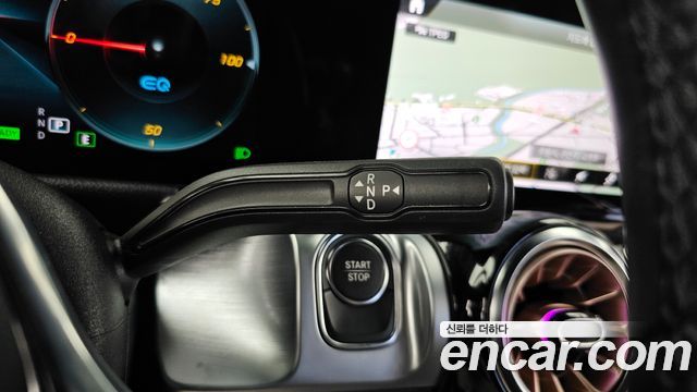 Mercedes-Benz EQB 2024 — photo 12