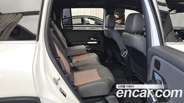 Mercedes-Benz EQB 2024 — photo 18