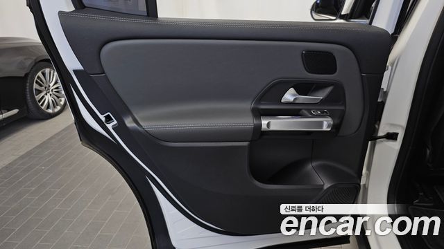 Mercedes-Benz EQB 2024 — photo 15