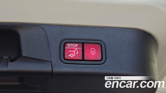Mercedes-Benz EQB 2024 — photo 27