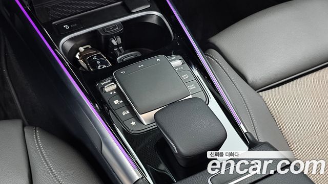 Mercedes-Benz EQB 2024 — photo 28