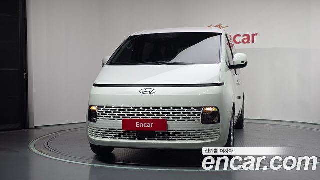 Hyundai Staria 2023 — photo 3