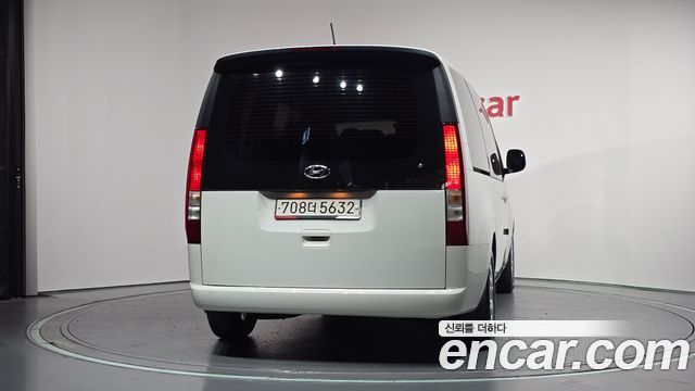 Hyundai Staria 2023 — photo 4