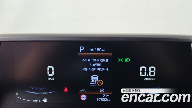Hyundai Staria 2023 — photo 8