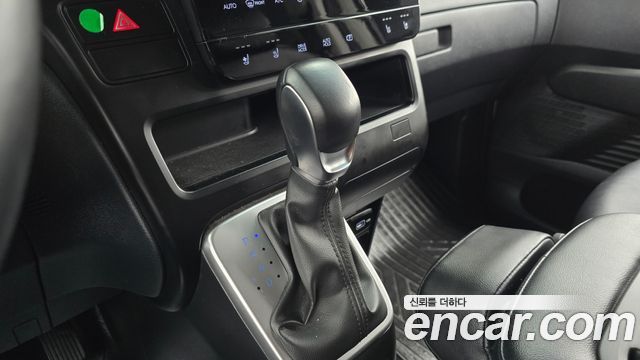 Hyundai Staria 2023 — photo 9