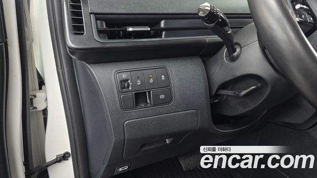 Hyundai Staria 2023 — photo 17