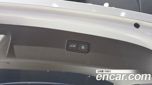Genesis GV80 2020 — photo 27