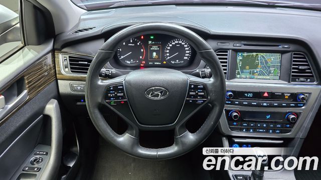 Hyundai Sonata 2016 — photo 19