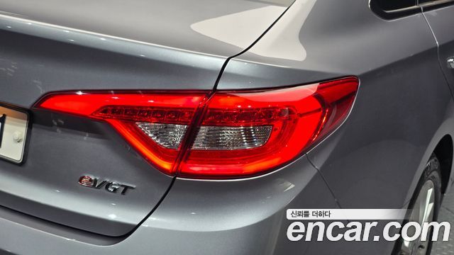 Hyundai Sonata 2016 — photo 9
