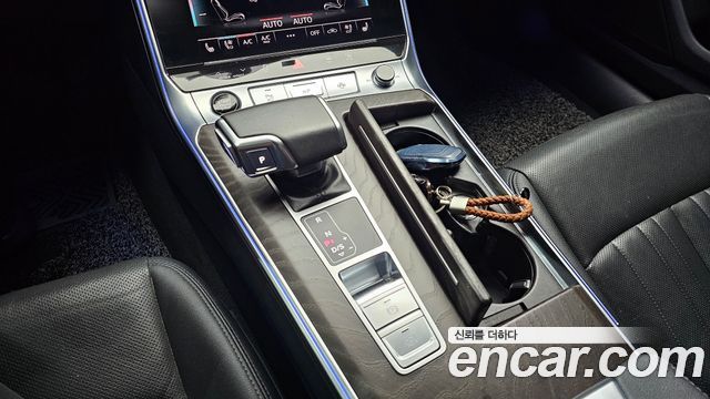 Audi A6 2021 — photo 12