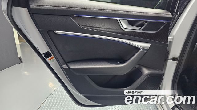 Audi A6 2021 — photo 15