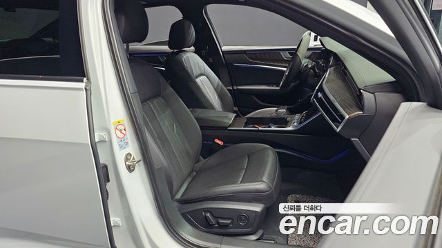 Audi A6 2021 — photo 16