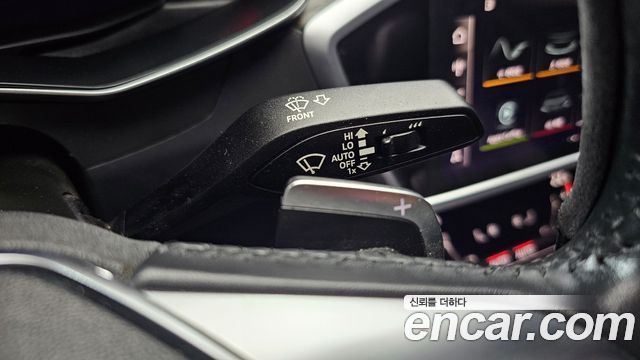 Audi A6 2021 — photo 28