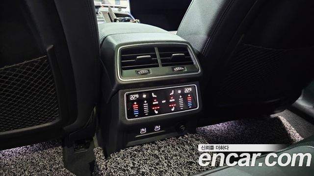 Audi A6 2021 — photo 32