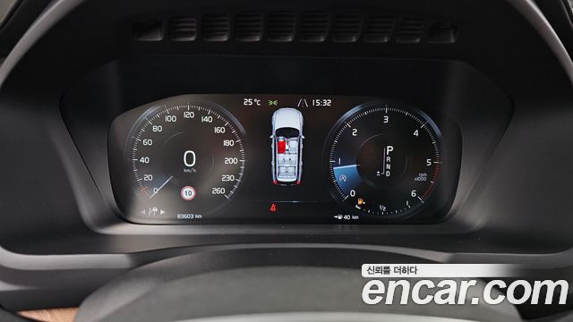 Volvo XC90 2019 — photo 8