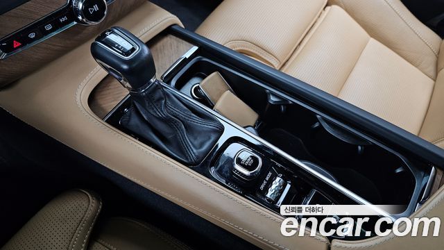 Volvo XC90 2019 — photo 9