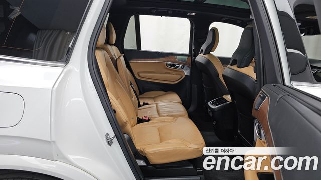 Volvo XC90 2019 — photo 12
