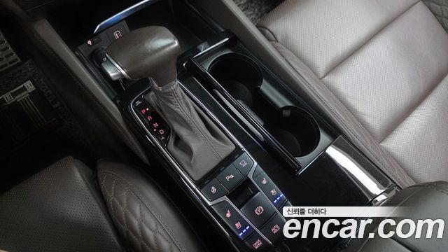 Kia K7 2019 — photo 9