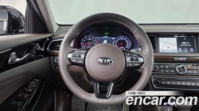 Kia K7 2019 — photo 12