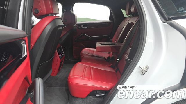 Porsche Cayenne 2021 — photo 18