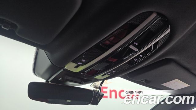 Porsche Cayenne 2021 — photo 25