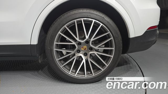 Porsche Cayenne 2021 — photo 7