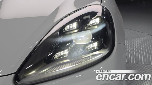 Porsche Cayenne 2021 — photo 8