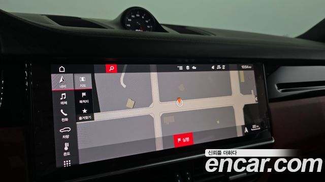 Porsche Cayenne 2021 — photo 28