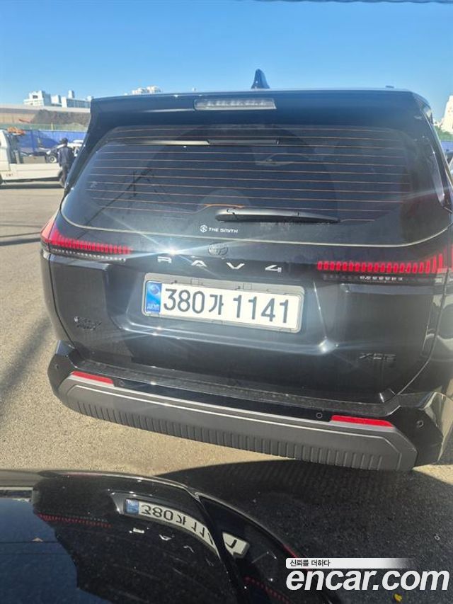 Toyota RAV4 2026 — photo 2