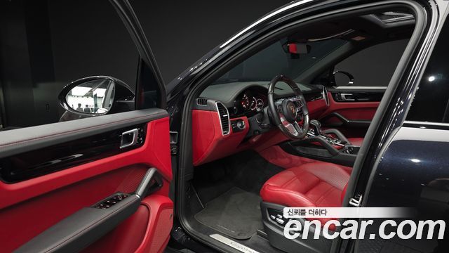 Porsche Cayenne 2020 — photo 13