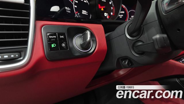 Porsche Cayenne 2020 — photo 25