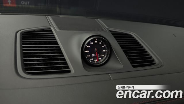 Porsche Cayenne 2020 — photo 26