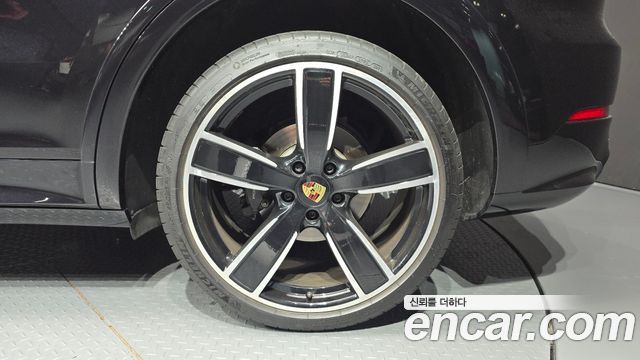 Porsche Cayenne 2020 — photo 7