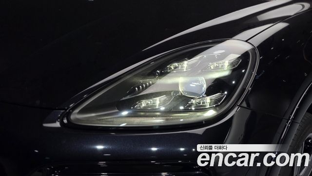 Porsche Cayenne 2020 — photo 8