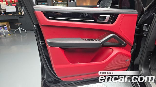 Porsche Cayenne 2020 — photo 14