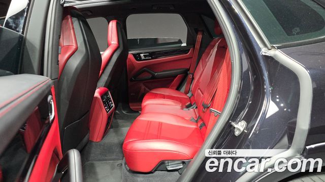 Porsche Cayenne 2020 — photo 16