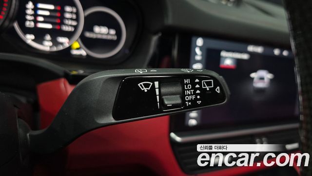Porsche Cayenne 2020 — photo 28