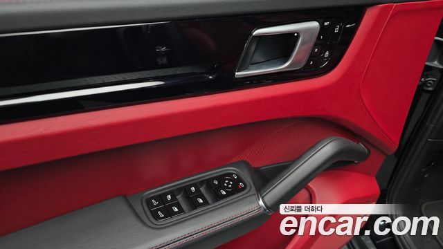 Porsche Cayenne 2020 — photo 33